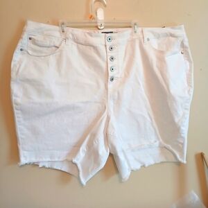 TORRID Feel The Fit High Waisted White Shorts Raw Hem Stretch Plus Size 28